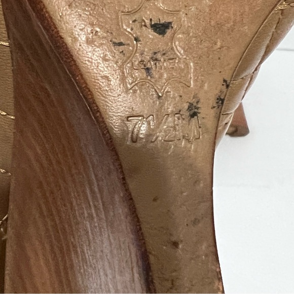 Tory Burch 7.5 Kaitlin Tan Gold Quilted Wedge Shoes - Picture 13 of 13